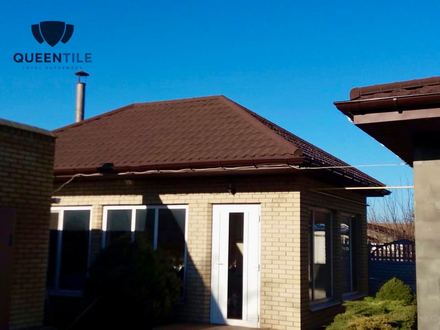 A roof finished in QUEENTILE CLASSIC