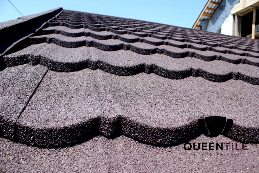 A roof finished in QUEENTILE CLASSIC