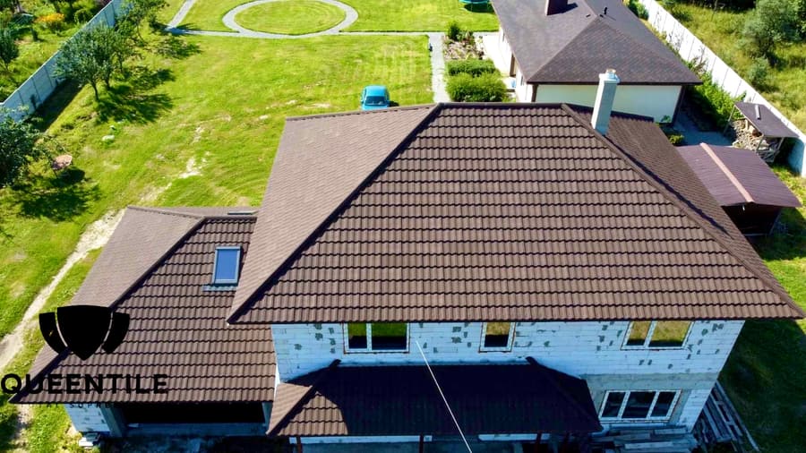 A roof finished in QUEENTILE CLASSIC