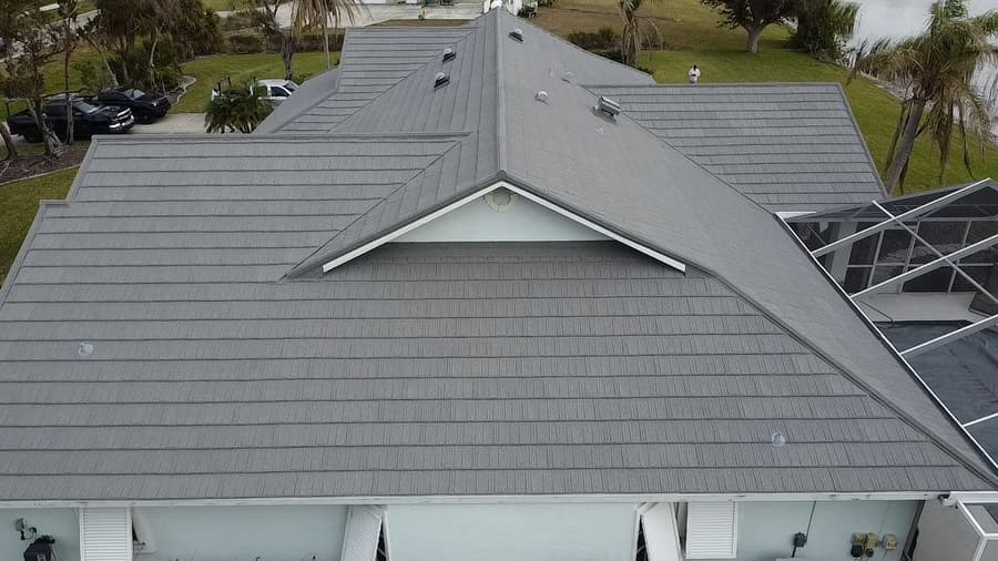 A roof finished in QUEENTILE SHAKE