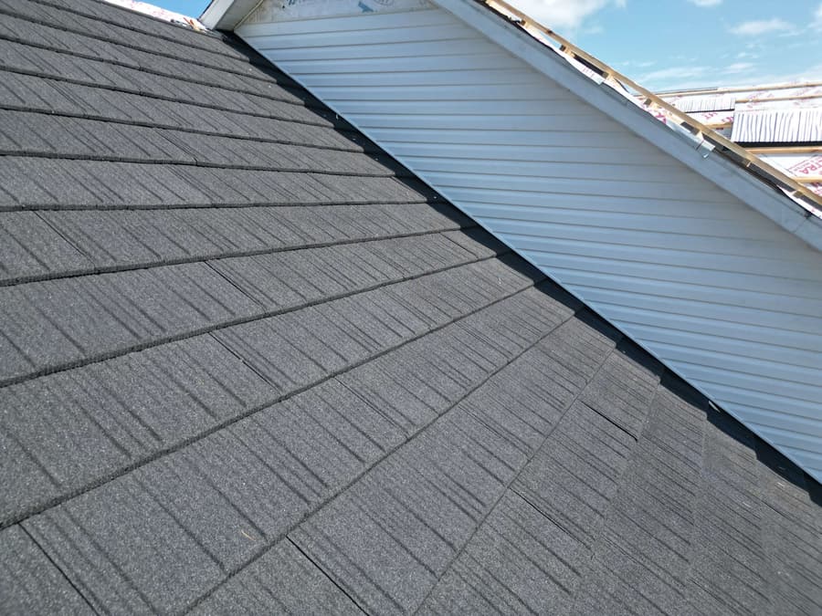 A roof finished in QUEENTILE SHAKE