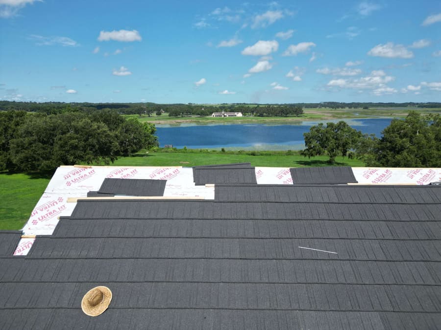 A roof finished in QUEENTILE SHAKE