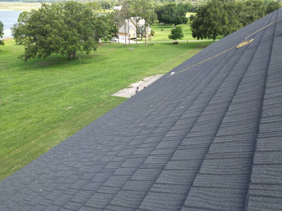A roof finished in QUEENTILE SHAKE