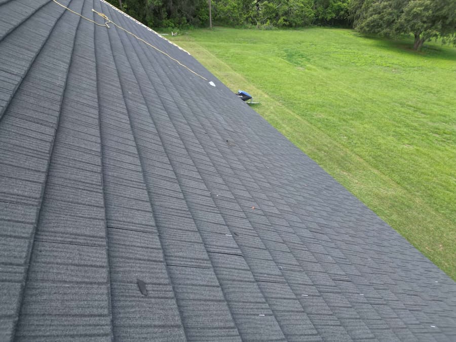 A roof finished in QUEENTILE SHAKE