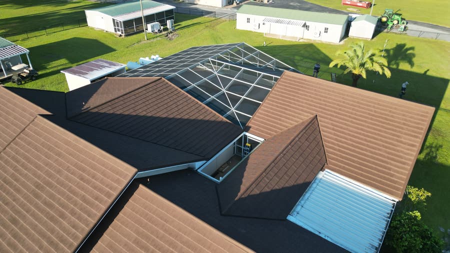 A roof finished in QUEENTILE SHAKE