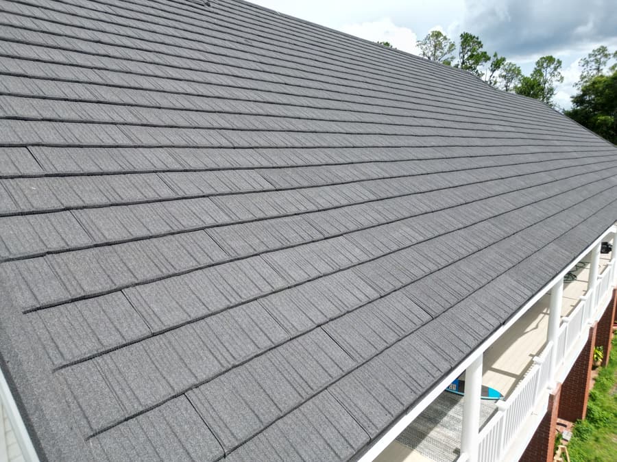 A roof finished in QUEENTILE SHAKE