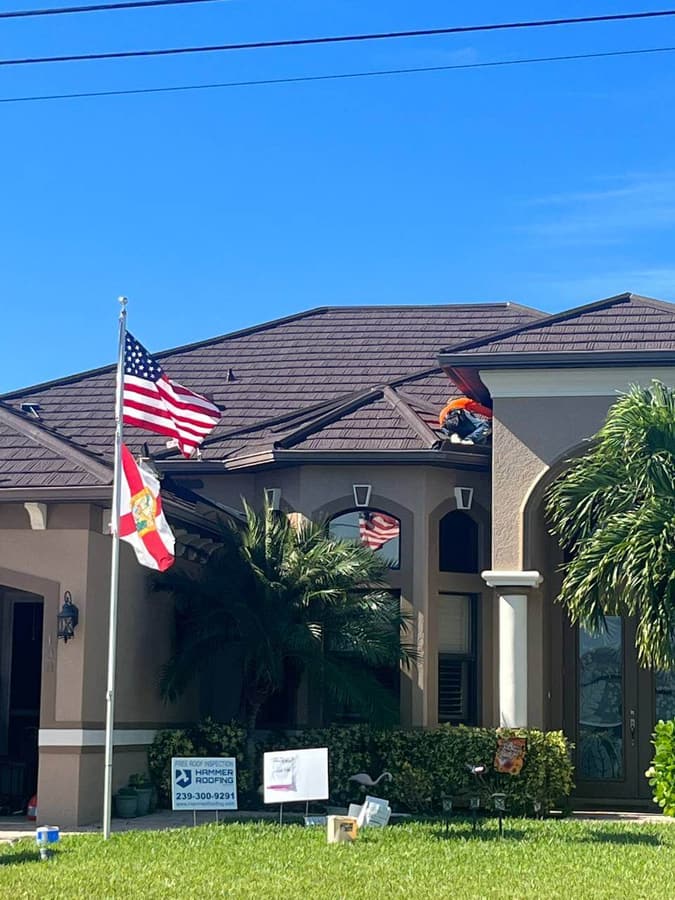A roof finished in QUEENTILE SHAKE