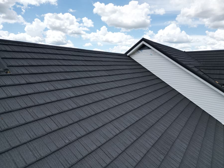 A roof finished in QUEENTILE SHAKE