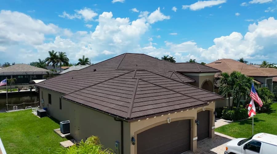 A roof finished in QUEENTILE SHAKE