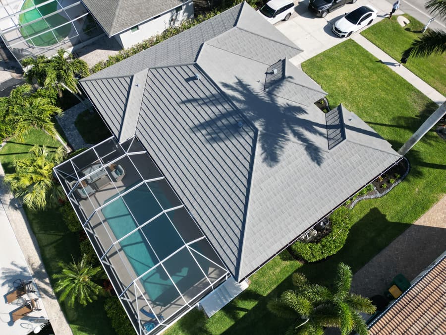 A roof finished in QUEENTILE SHAKE