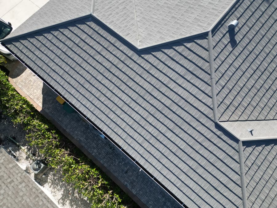 A roof finished in QUEENTILE SHAKE