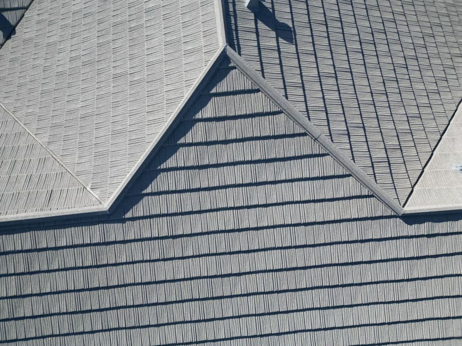 A roof finished in QUEENTILE SHAKE