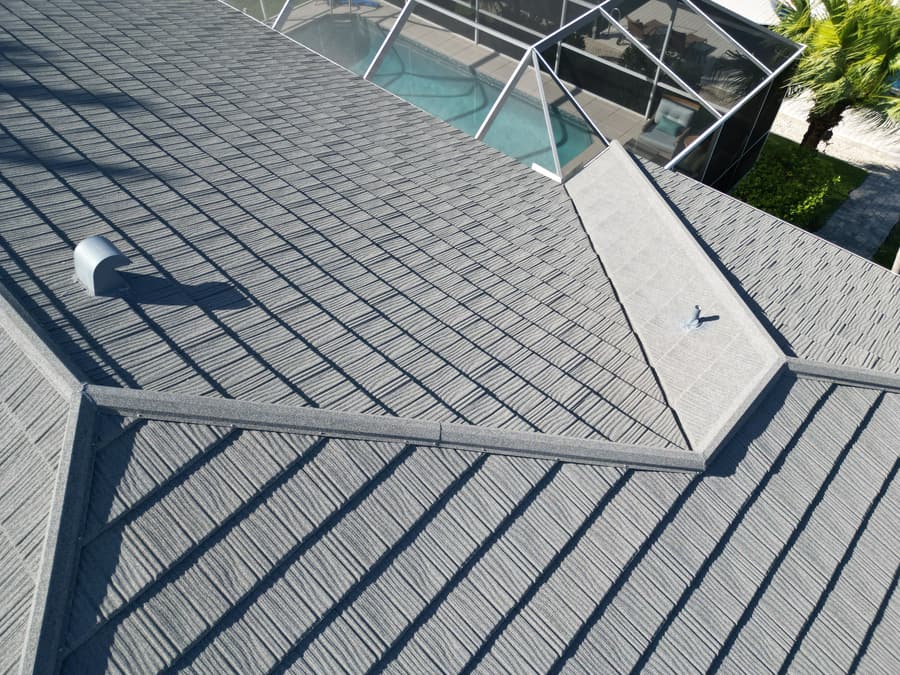 A roof finished in QUEENTILE SHAKE