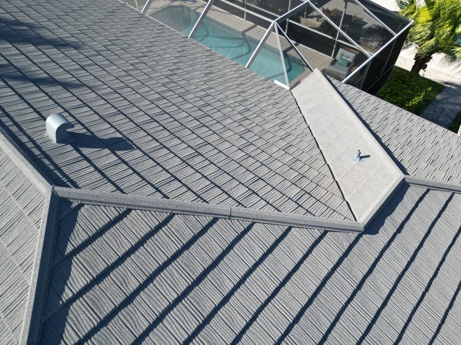 A roof finished in QUEENTILE SHAKE