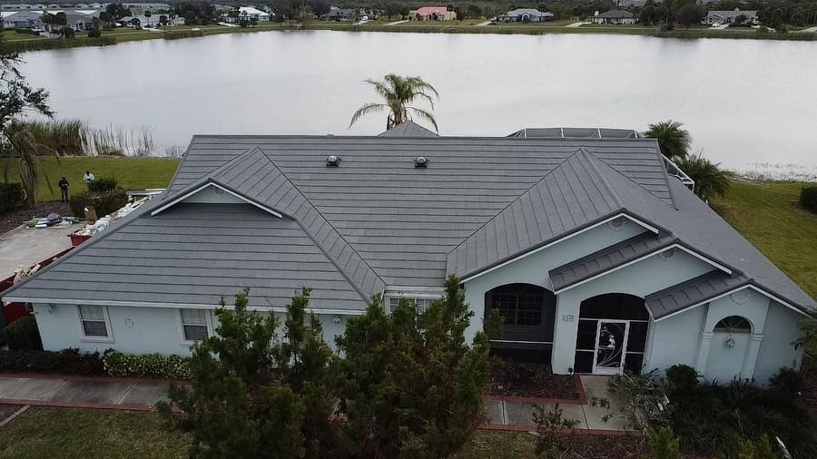 A roof finished in QUEENTILE SHAKE