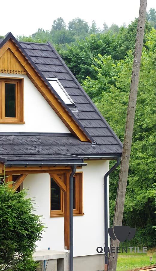 A roof finished in QUEENTILE SHAKE