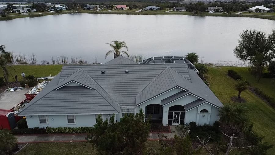 A roof finished in QUEENTILE SHAKE