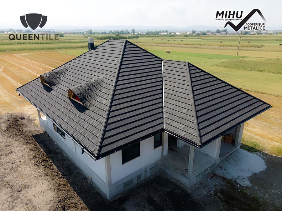 A roof finished in QUEENTILE SHAKE