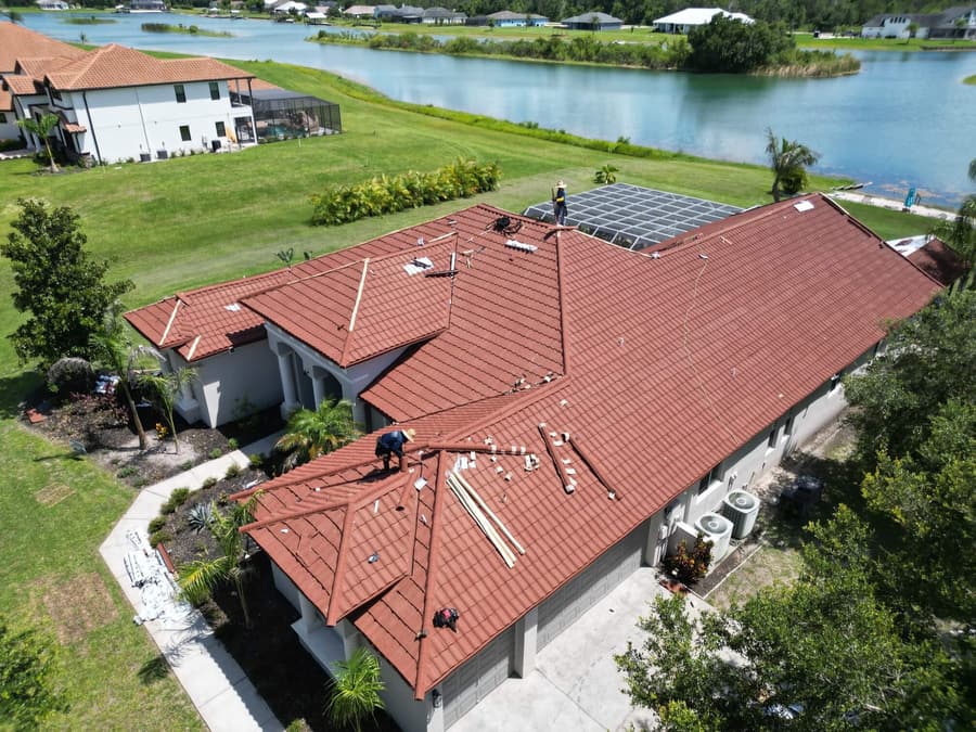A roof finished in QUEENTILE VERONA