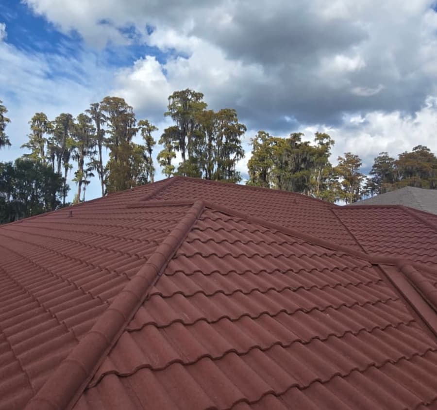 A roof finished in QUEENTILE VERONA