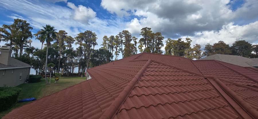 A roof finished in QUEENTILE VERONA
