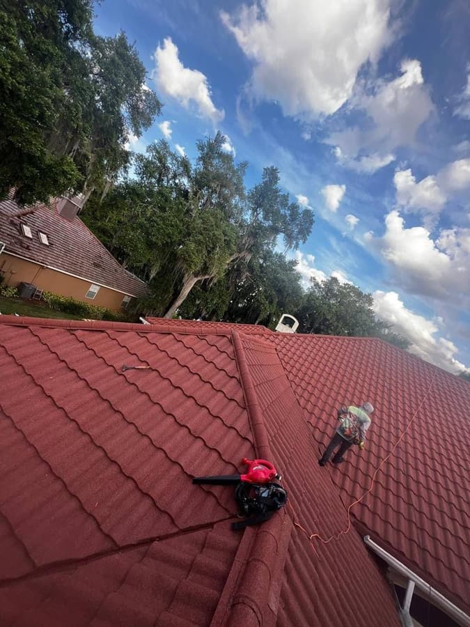 A roof finished in QUEENTILE VERONA