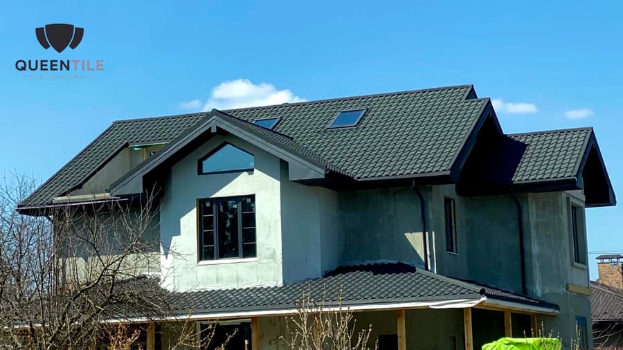 A roof finished in QUEENTILE VERONA