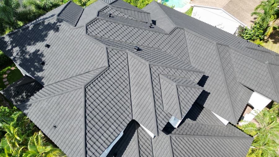 A roof finished in QUEENTILE VERONA