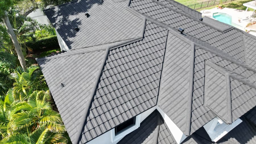 A roof finished in QUEENTILE VERONA