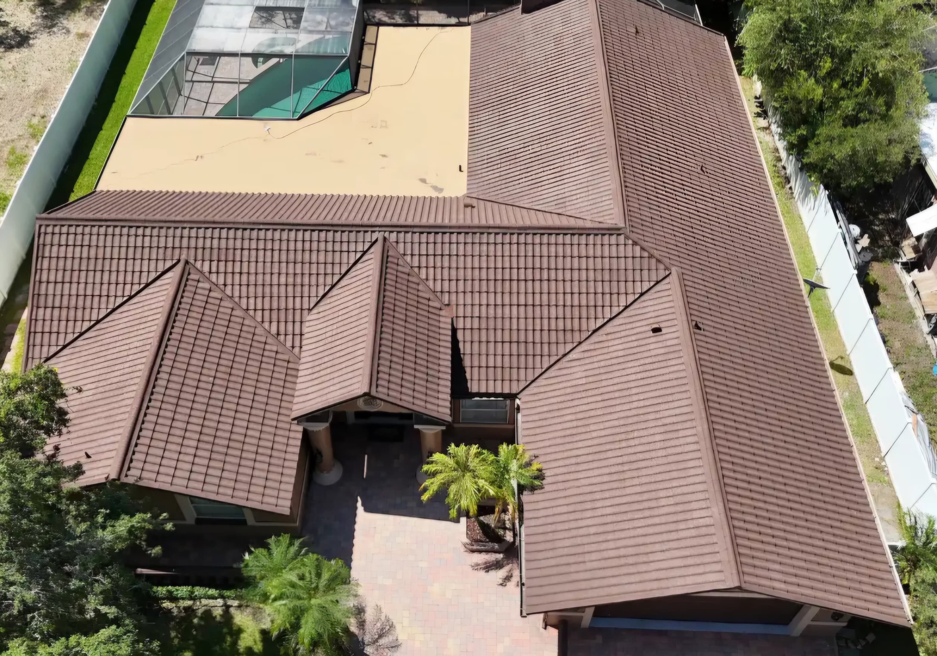 QUEENTILE Verona Coffee roof in Florida